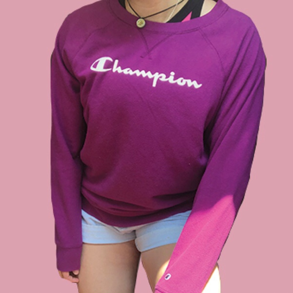 Super soft Champion Crewneck, size large ⚡️